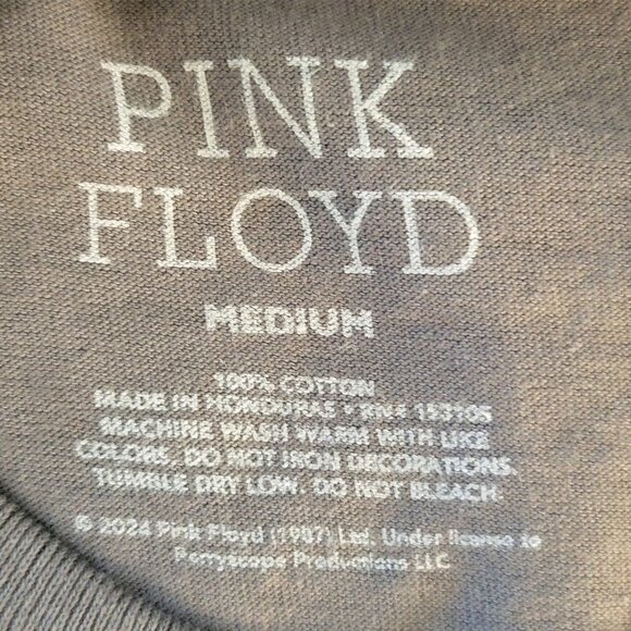 Pink Floyd 1977 Animals Short Sleeved Multi-Colored T-Shirt NWOT - M - Picture 4 of 8